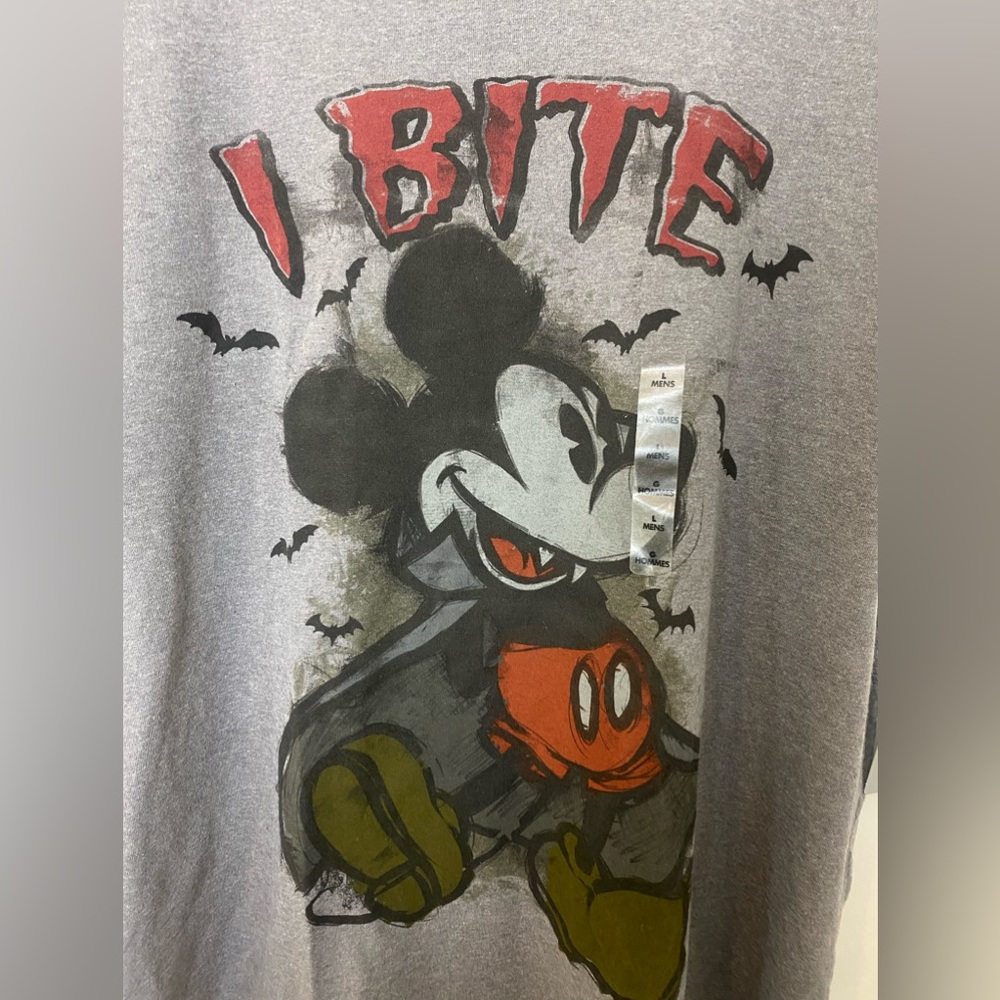 NEW DISNEY Vampire Mickey T-Shirt. Size: Large. Color: Gray